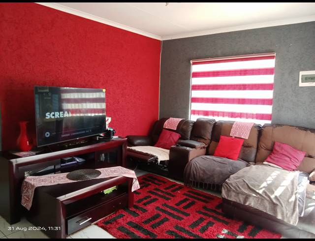 3 BEDROOM HOUSE FOR SALE IN BERGSIG